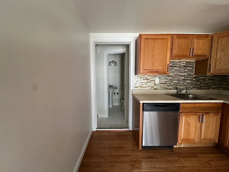7503 Hogarth St — Photo 3
