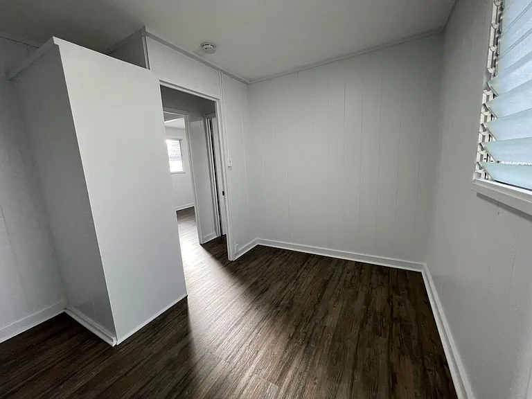 3046C Harding Ave — Photo 7