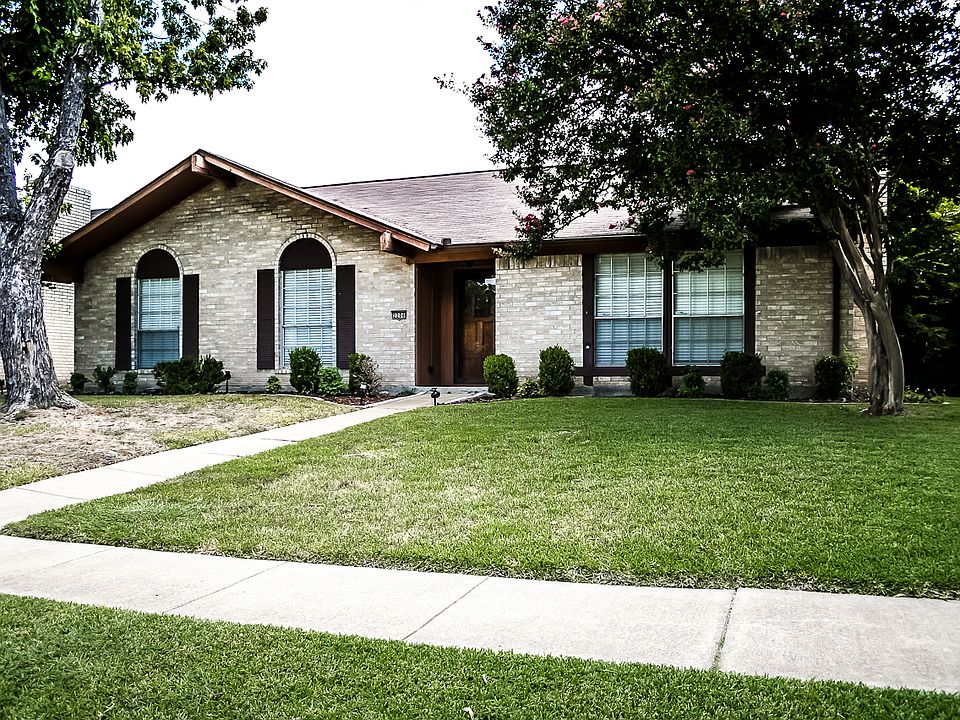 1st image of 2206 Briarmeadow Dr