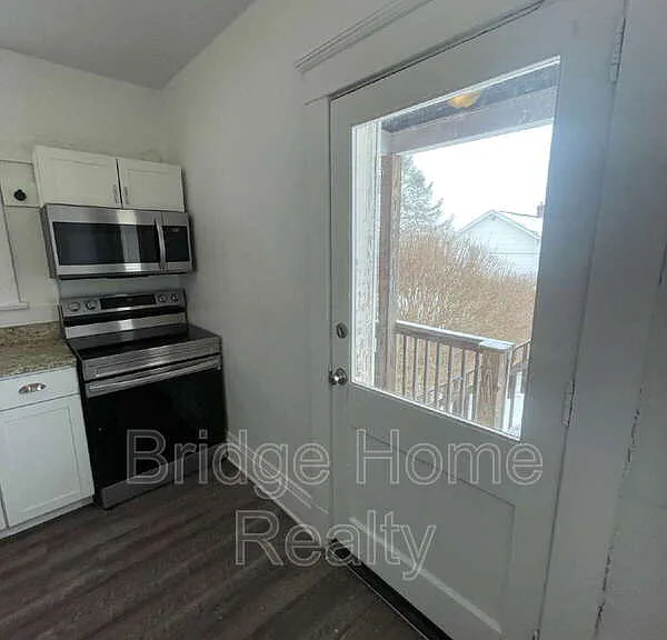 136 S Spring Ave — Photo 18