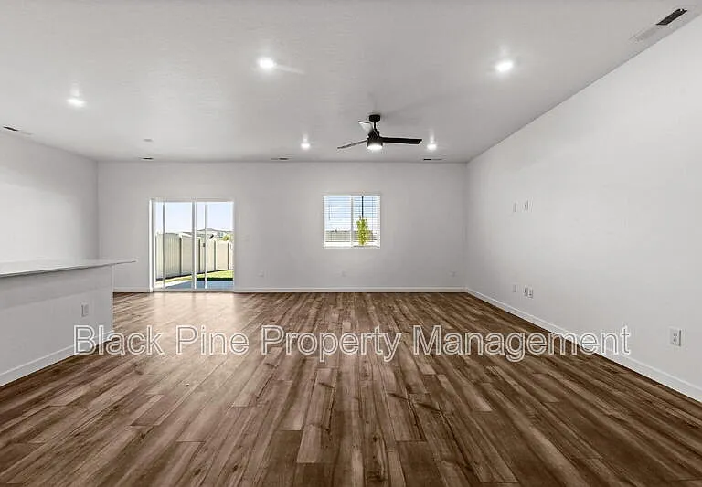 15307 Cloud Crest Ave — Photo 11