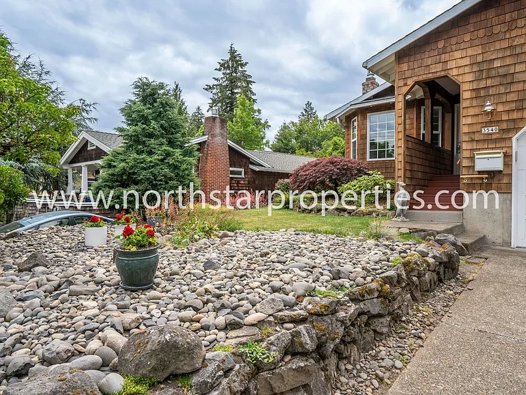 3540 SW Falcon St — Photo 3