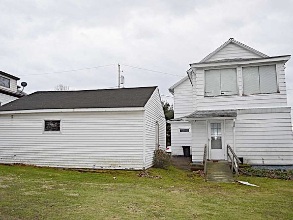 3rd image of 213 E Jefferson St