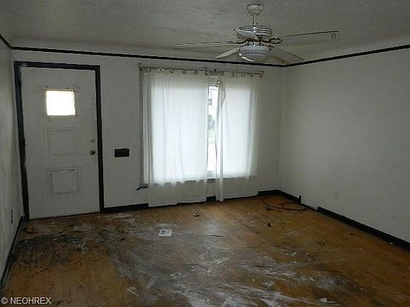 3rd image of 13354 Carrington Ave
