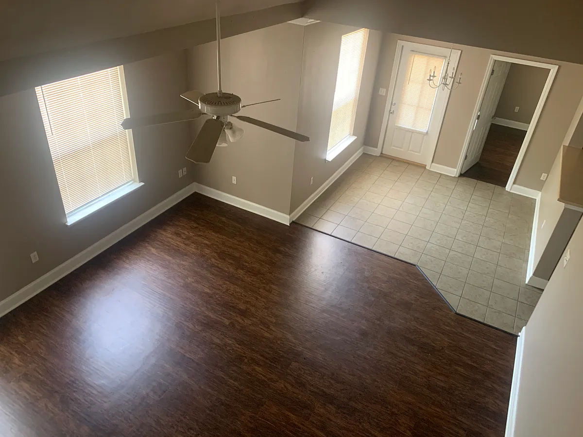 Building Photo - 900 Dean Lee Dr #105