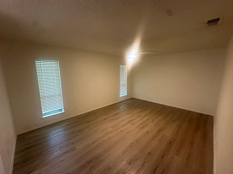 2502 La Rochelle Dr — Photo 10