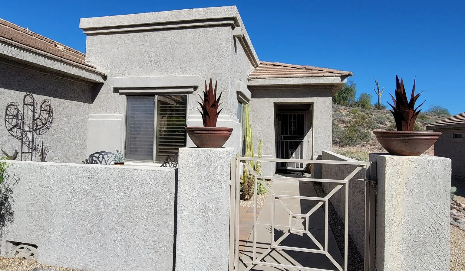 Furnished Single Family Home-Rate Displayed Is For Winter Season — Photo 2
