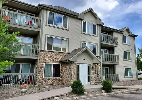 796 Castle Valley Blvd #H Photo 1