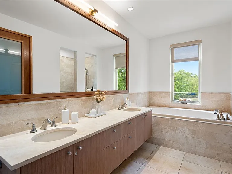 500 Plantation Village Dr #3-208 — Photo 24