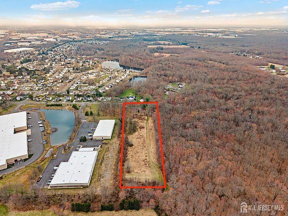 5th image of 36 Haypress Rd