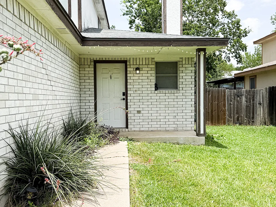 2902 Kestrel Dr #B