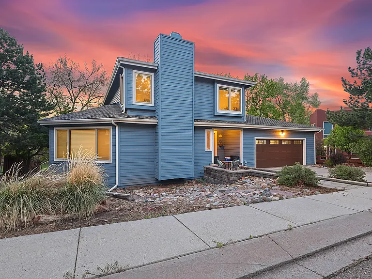 36 Sandra Ln — Photo 1