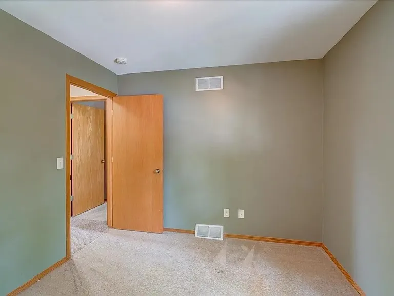 1406 Dewberry Dr — Photo 13