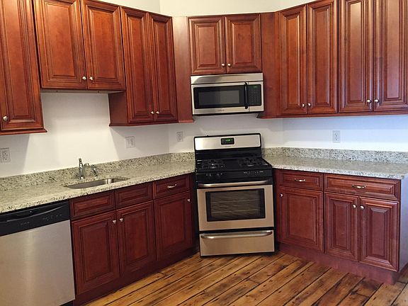 5th image of 102 Woodlawn Ave #2R