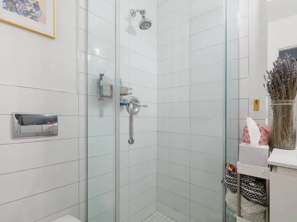 410 East 64th Street image 12 of 12