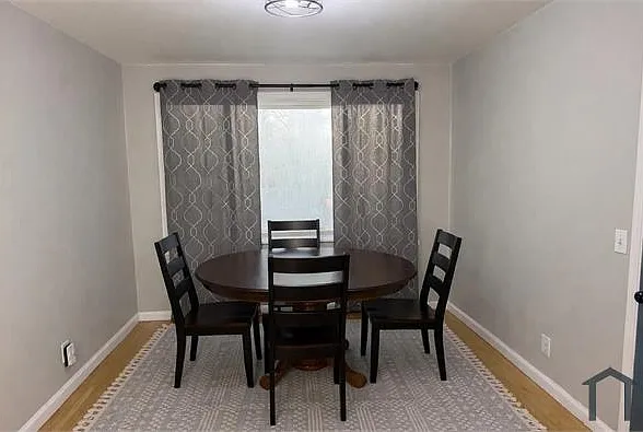 418 Hurstbourne Rd — Photo 3