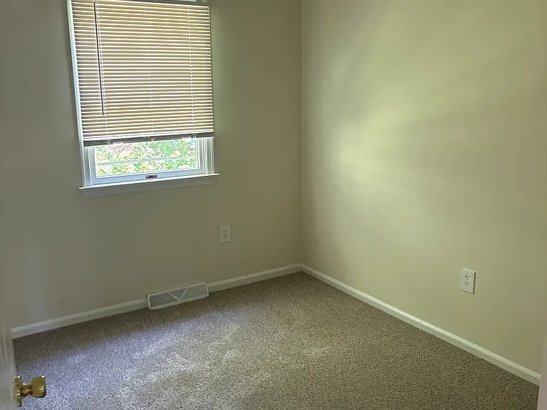 423 Highland Ave #B — Photo 2