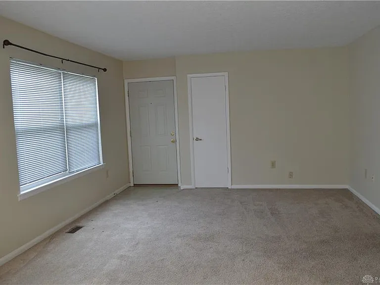 1217 Robbins Run Ct — Photo 28