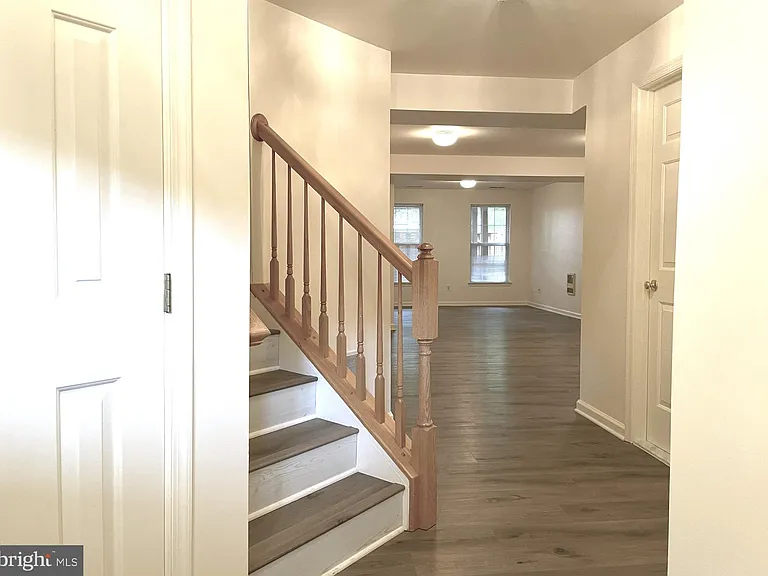 2540 Banshire Dr — Photo 4