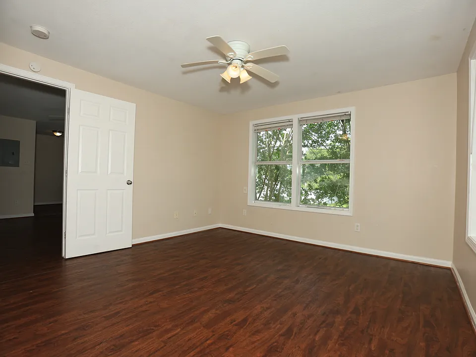 256 E Pecan Ln #3