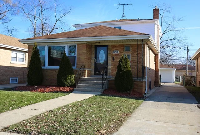 15421 Ingleside Ave photo 1