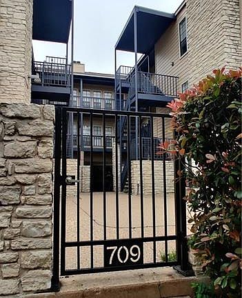 4th image of 711 W 21st St #201