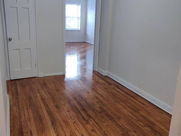 5th image of 14307 Sanford Ave APT 6G