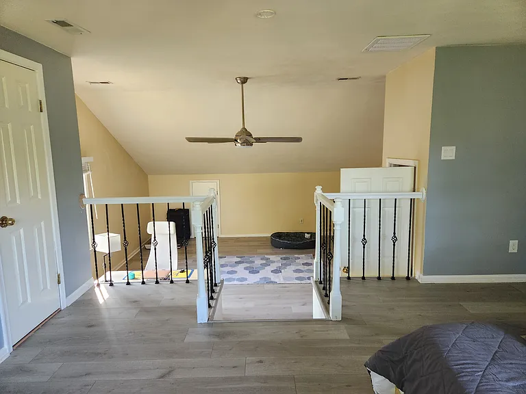 2209 S Pastures Ln — Photo 12