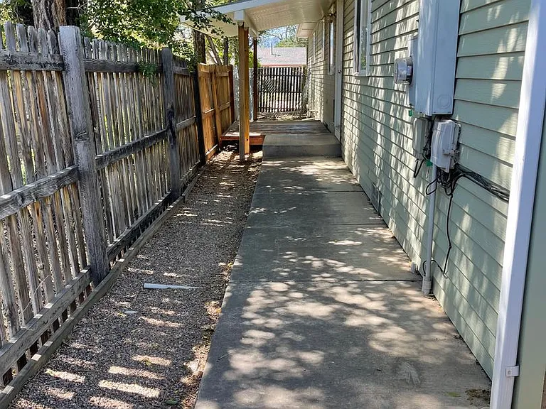 827 Beech Ave — Photo 3