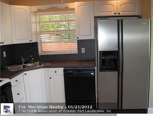 3rd image of 624 SW 9th St