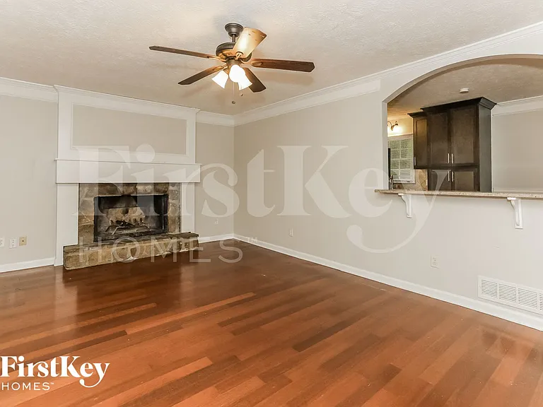 173 Shady Lane Cir — Photo 2