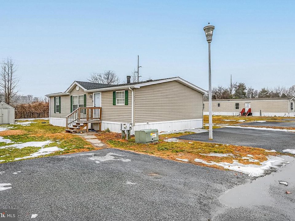 1st image of 131 Pine Cone Dr #131