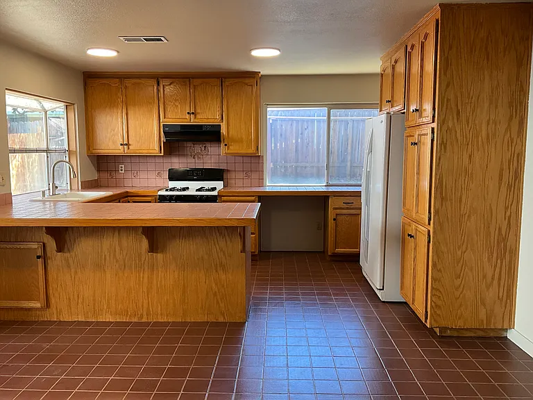 7326 Salazar Dr — Photo 4