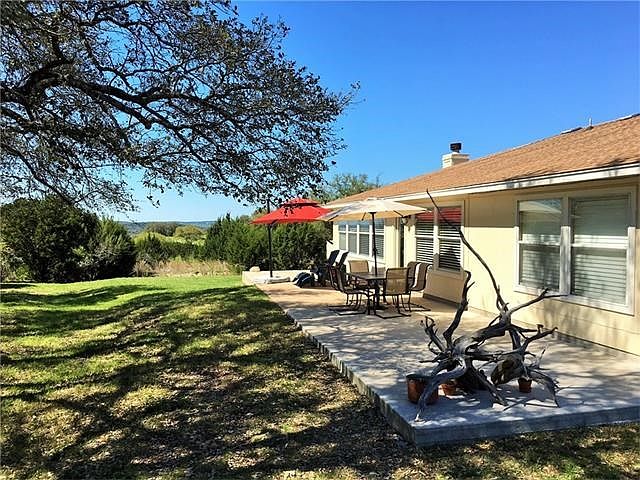 Over-sized patio accommodates lots of family & friends!