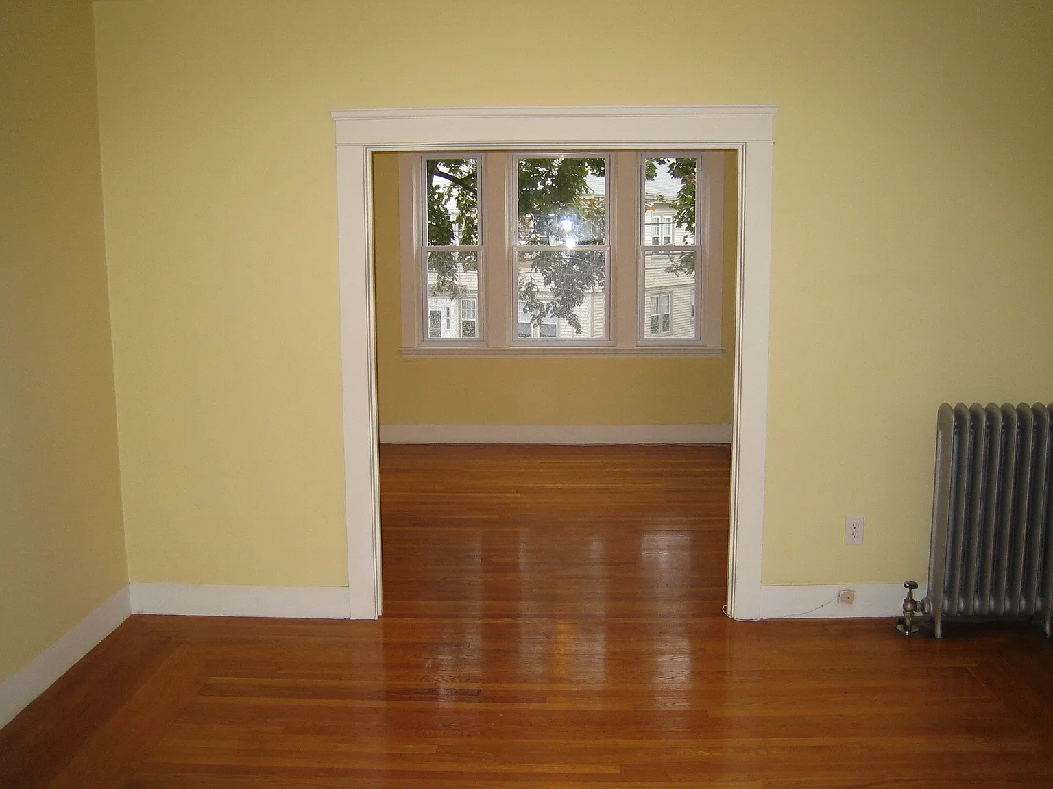 4 bed, 1600 sqft, $3,200 — Photo 2