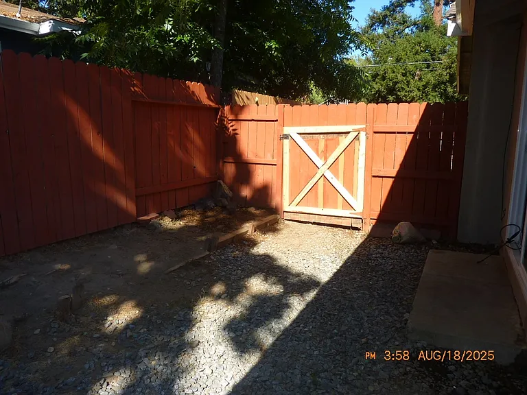 7863 Mariposa Ave — Photo 26