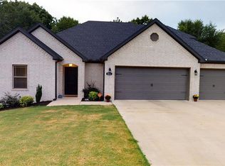 885 Ray St, Pea Ridge, AR 72751