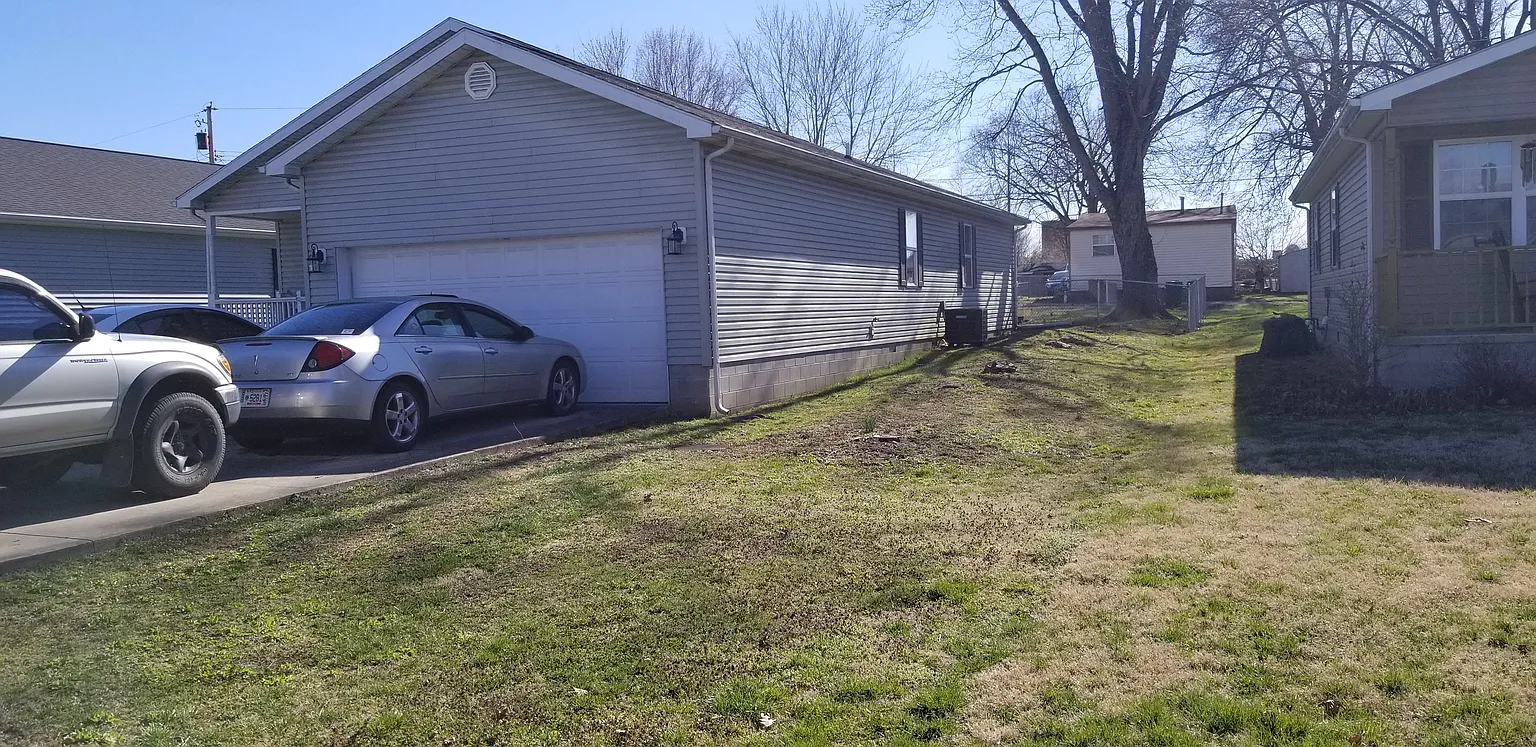 820 Hoffman Ave photo 1