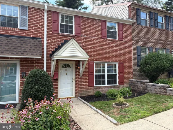20 Constitution Ave, Doylestown, PA 18901