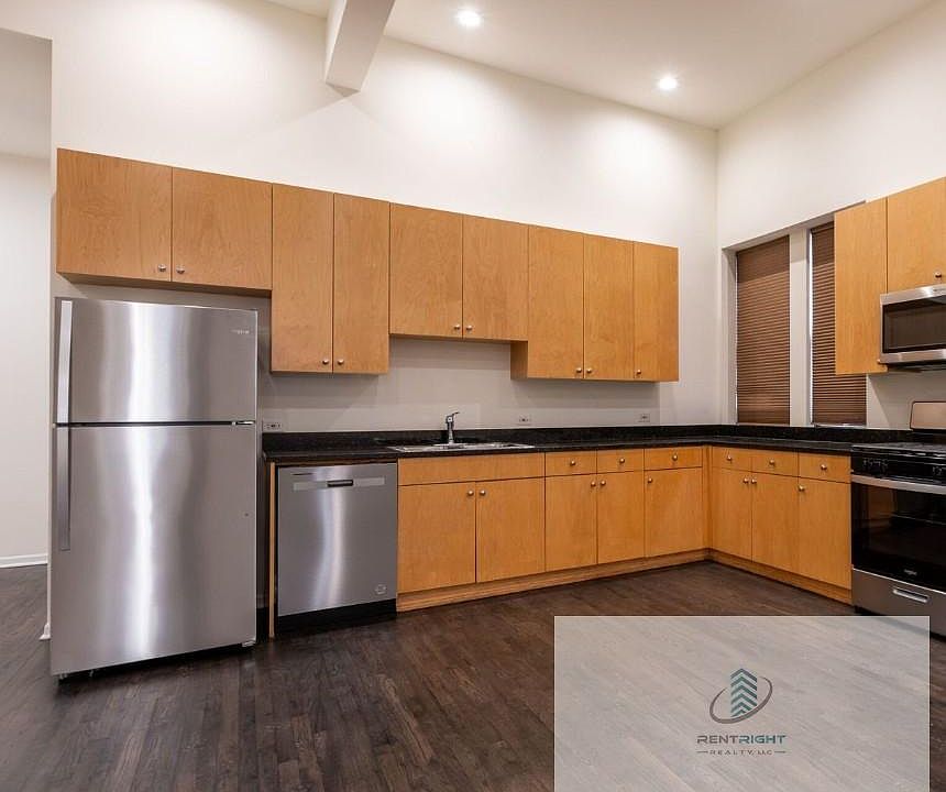 1st image of 1260 N Greenview Ave APT 1R
