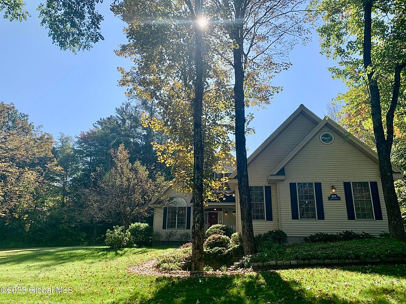 2nd image of 460A Grand Avenue