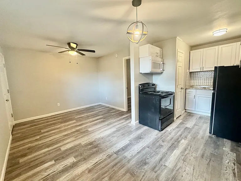 6702 Fulton St #13 — Photo 3
