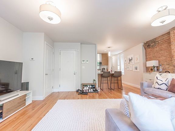 4th image of 236 Elizabeth St #4FR