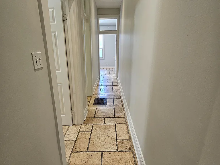 550 Yonge St #3F — Photo 11