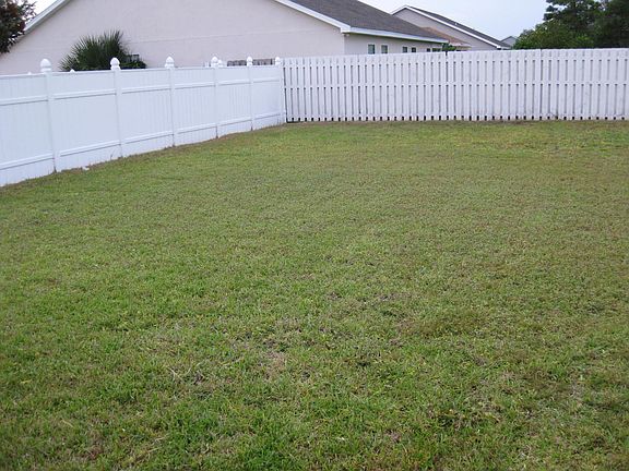 LARGE REAR YARD