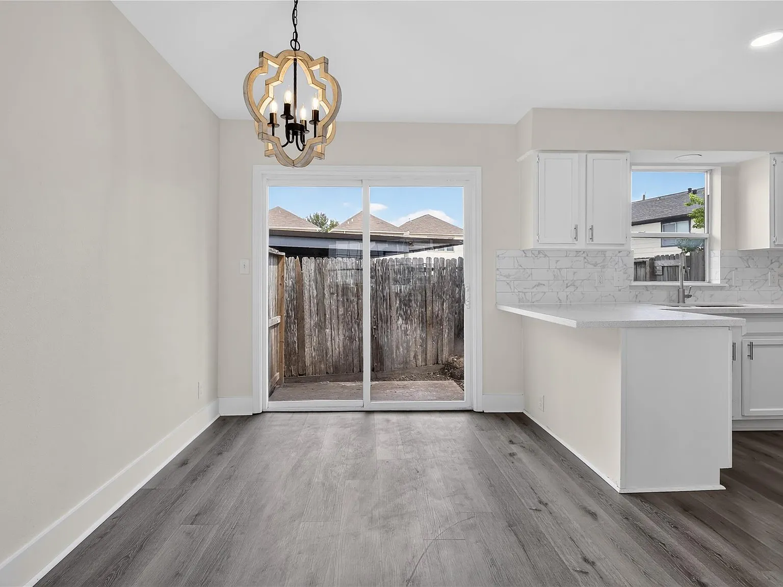 1221 Cedar Post Ln — Photo 4