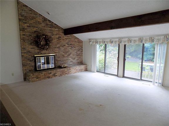 2nd image of 447-63 Meadowview Dr