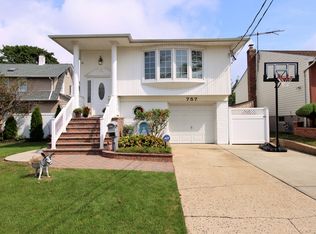 757 Adams St, Baldwin, NY 11510