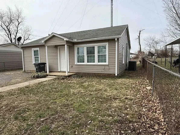 1129 S 4th St, Union City, TN 38261