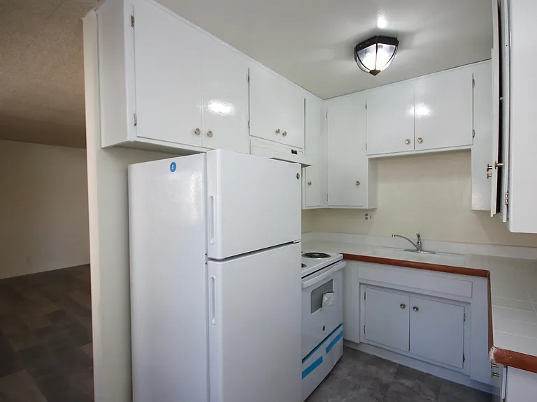 44 N Oak Ave #7 — Photo 7